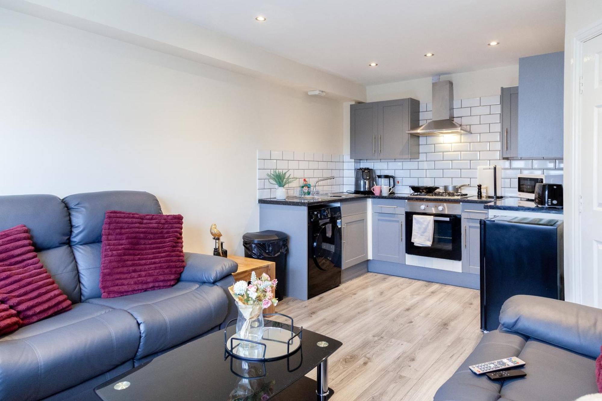 Pinfold Court Apartments Knowsley Exteriör bild