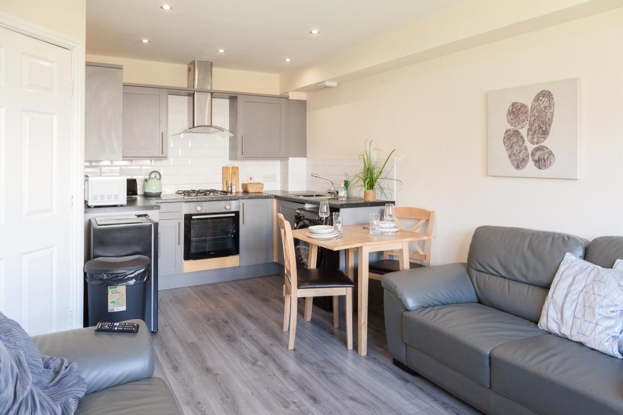 Pinfold Court Apartments Knowsley Exteriör bild